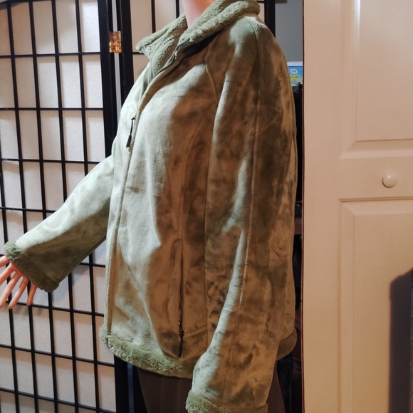 GreenTea Olive Green Velour Zip Up Jacket - Picture 7 of 9